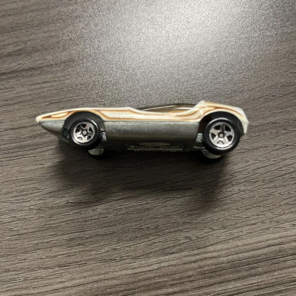 Hot Wheels 1968 Vintage Splittin’ Image White With Gold Stripes Mattel Car